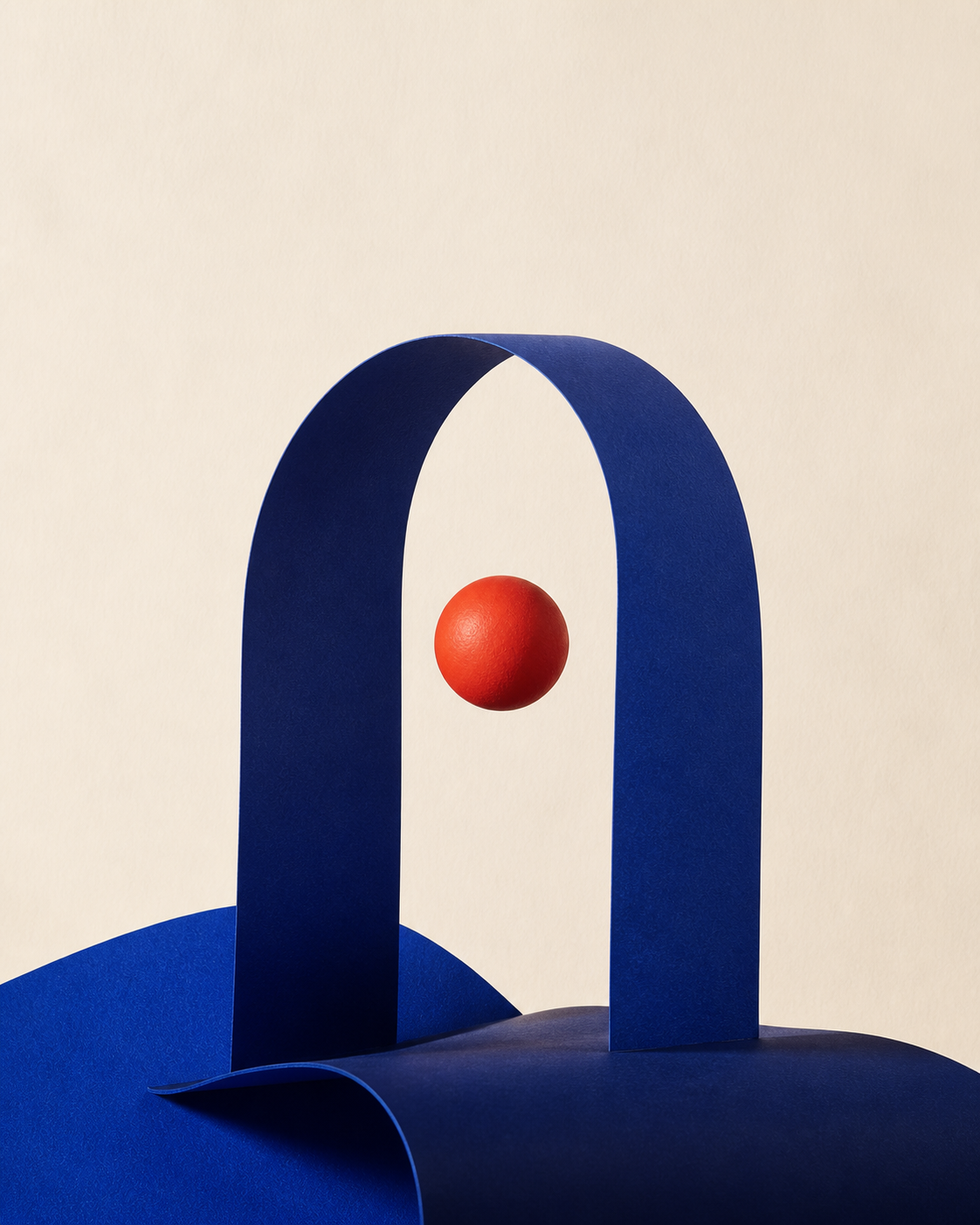 Arche bleue et sphère corail, les formes de l’univers Atelier Ligérien.
